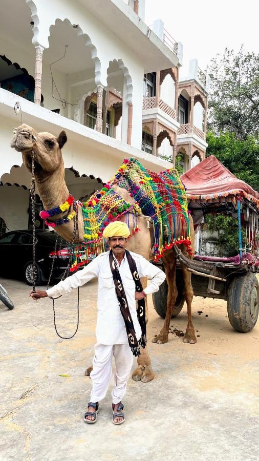 Radhika Palace Hotel Pushkar Ngoại thất bức ảnh