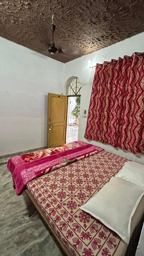 Radhika Palace Hotel Pushkar Ngoại thất bức ảnh